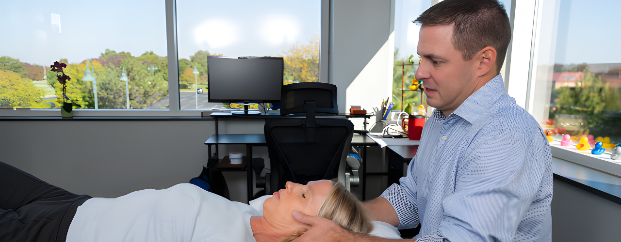 neck-pain-banner-physiokc-physical-therapy-kansas-city-leawood-ms