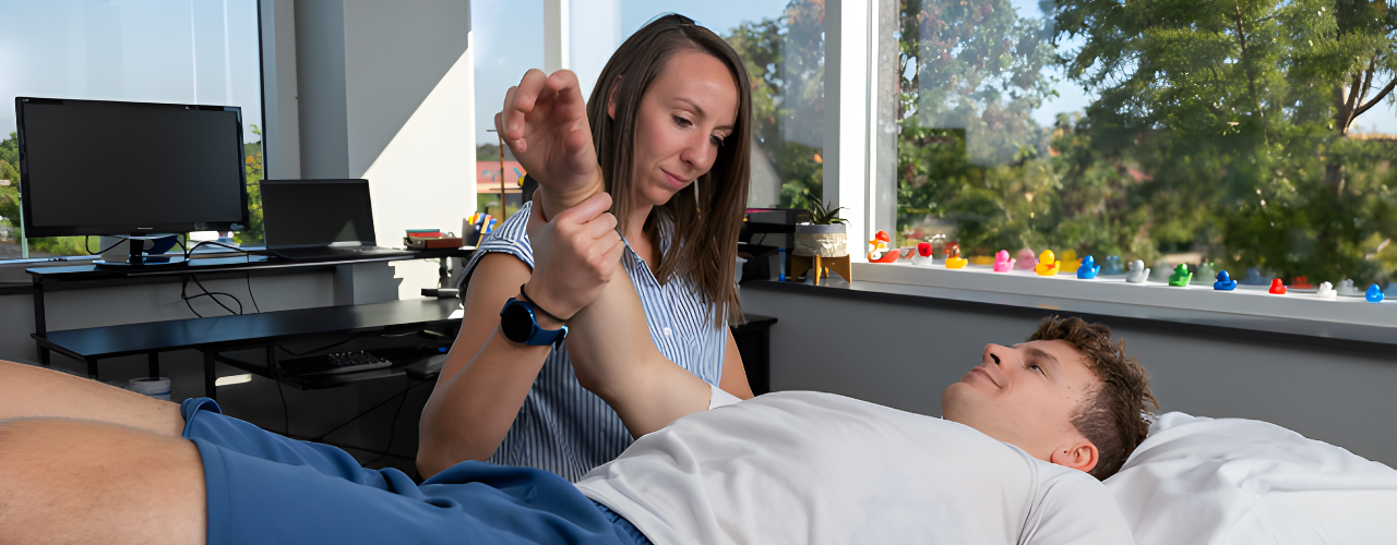 wrist-pain-relief-physiokc-physical-therapy-kansas-city-leawood-ms